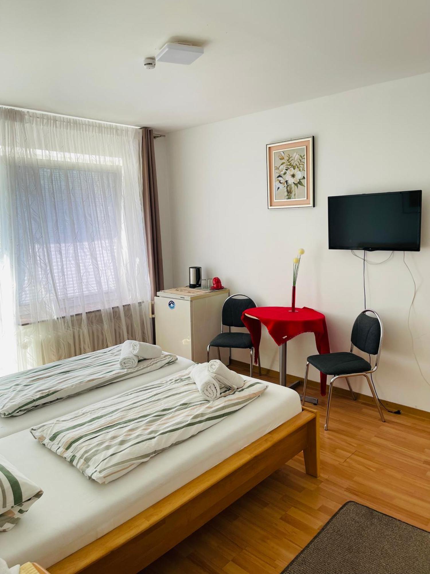 Hotel Shelby Apartments Garbsen Bagian luar foto