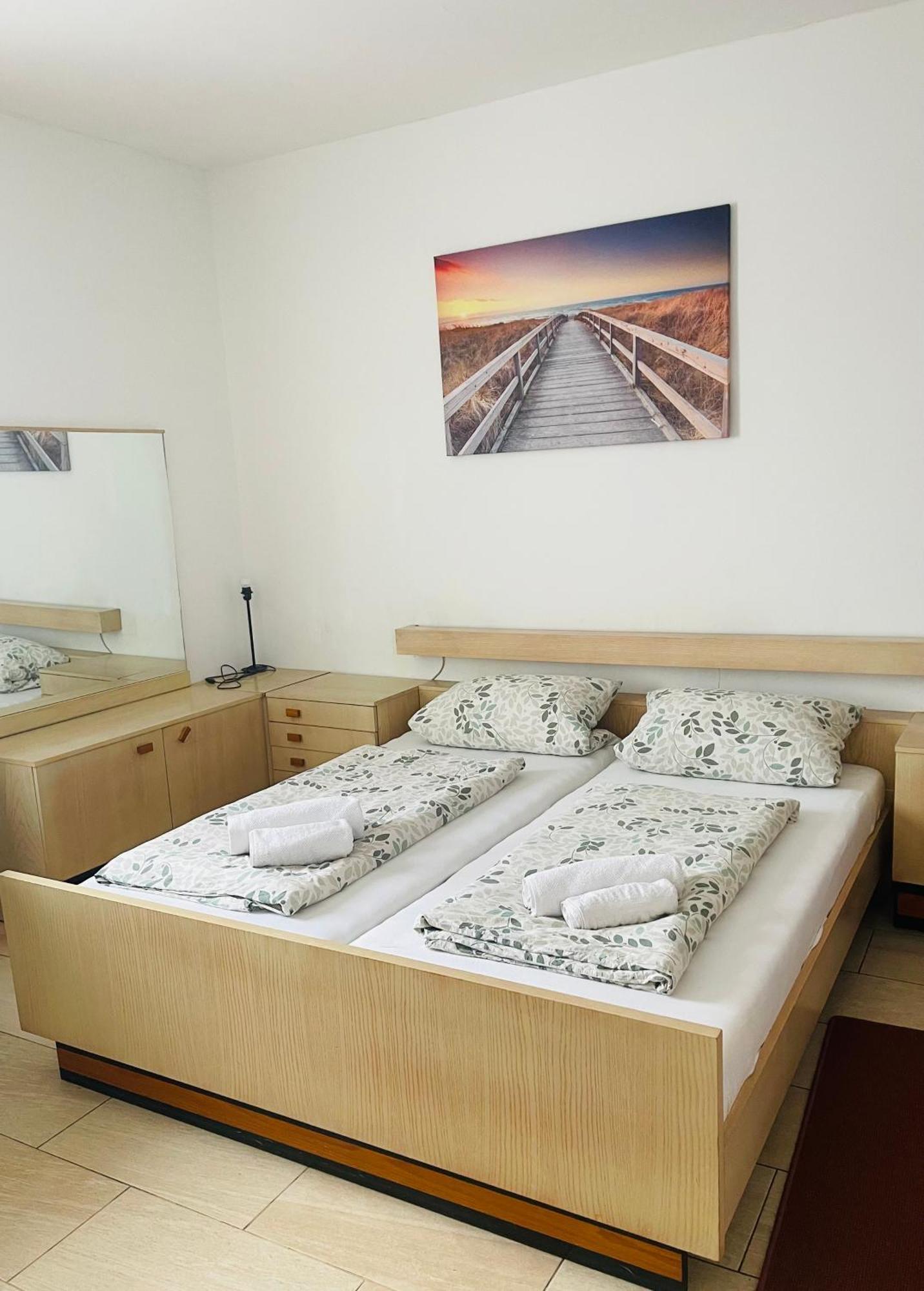 Hotel Shelby Apartments Garbsen Bagian luar foto